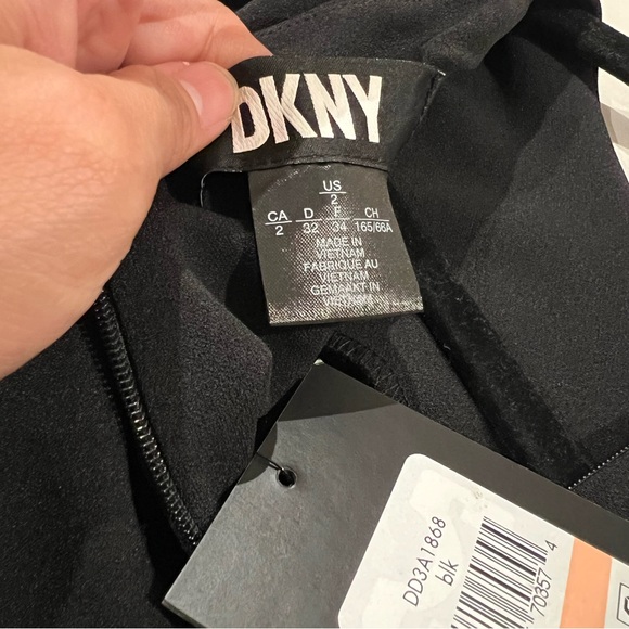 NWT DKNY Black Flutter-Sleeve Tie-Waist Jumpsuit Women's Size 2 - Picture 2 of 5